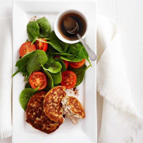 Tuna cakes with Spinach & Tomato Salad